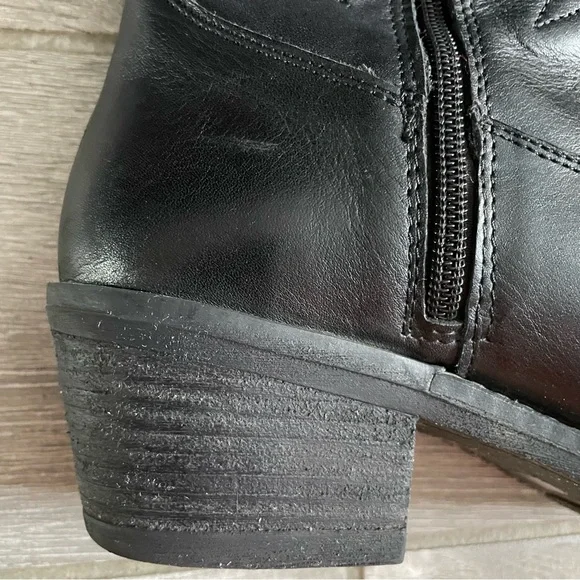 Black Leather Western Boots - Picture 10 of 15